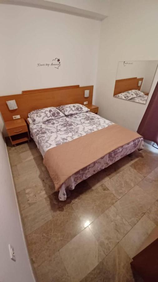 Apartments Senka Orebić Eksteriør billede